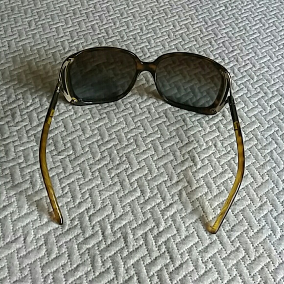 BURBERRY sunglasses with case - Picture 8 of 8